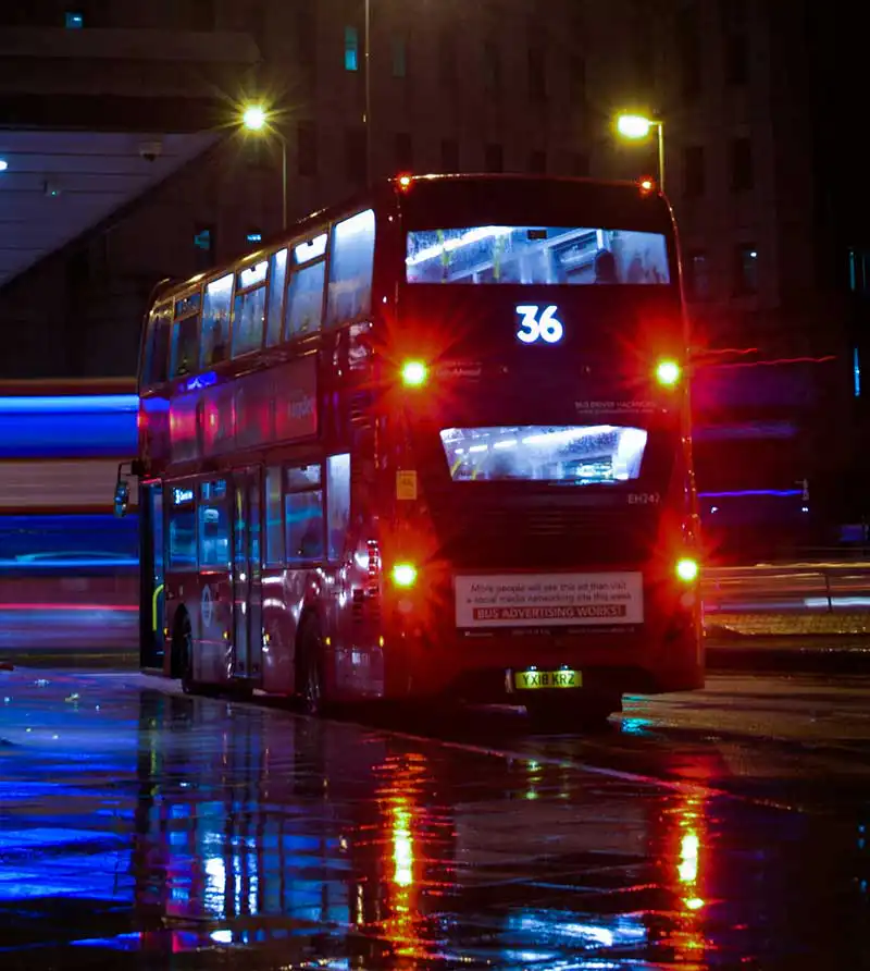 bus b
