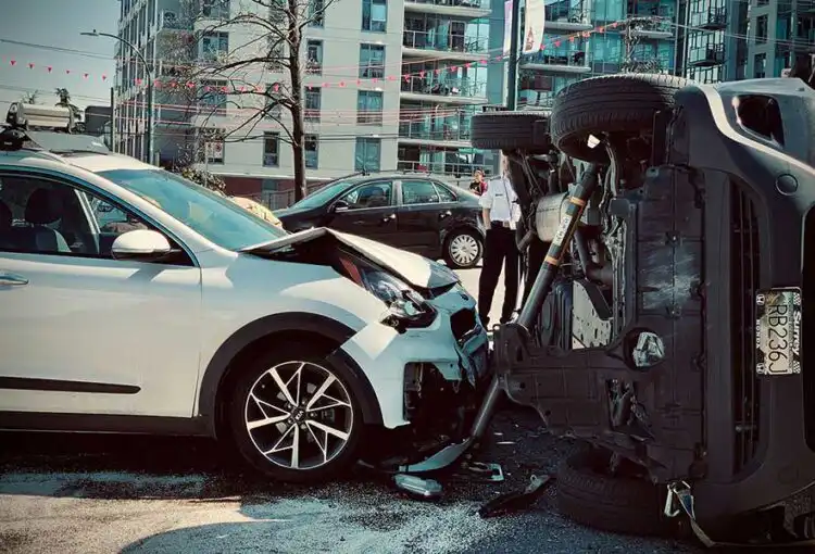 Personal injury lawyer for car crash victims California